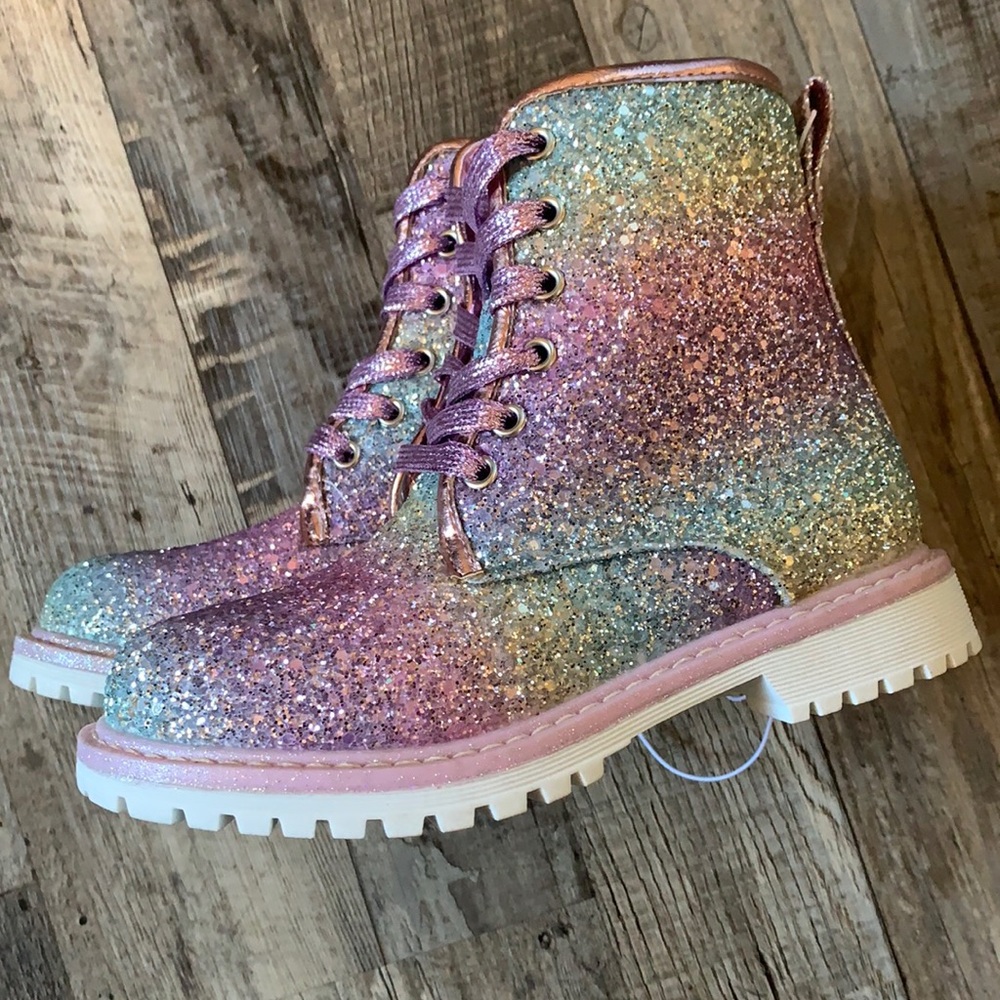 Little girl’s sparkle unicorn boots! 🦄